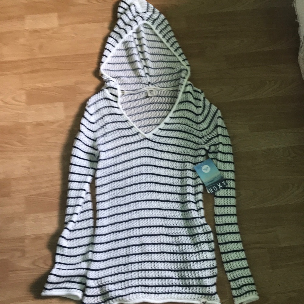 NWT ROXY SWEATER